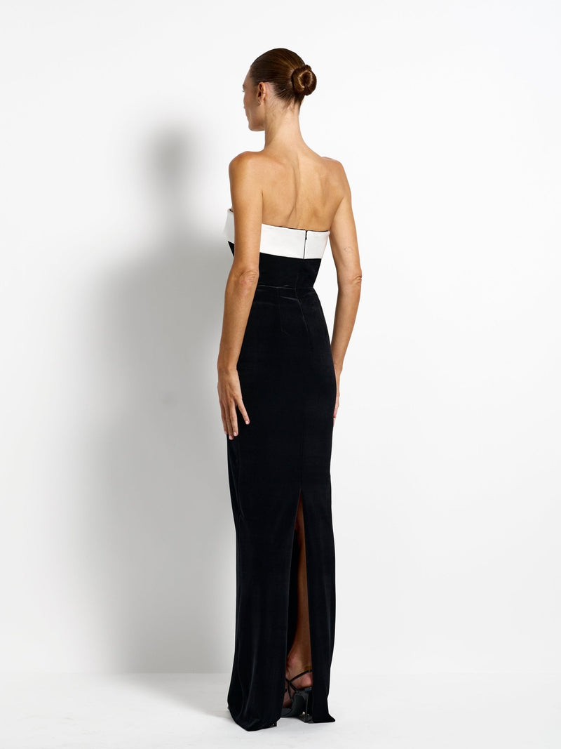 Gowns: Effie Kats EFFIE KATS Gowns: Effie Kats EFFIE KATS