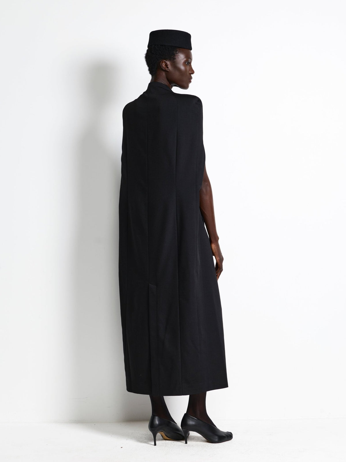 Victtoria Cape - Black - EFFIE KATS